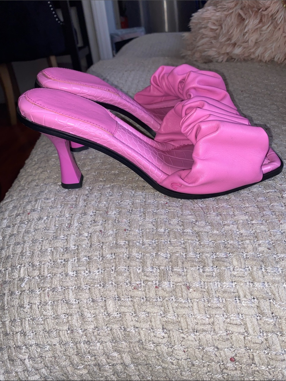 Circus by Sam Edelman Pink Ruched Slide Mules - Picture 7 of 10